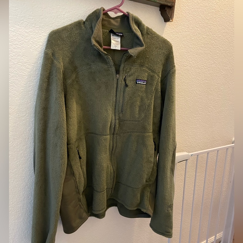 Patagonia Men’s R2 jacket